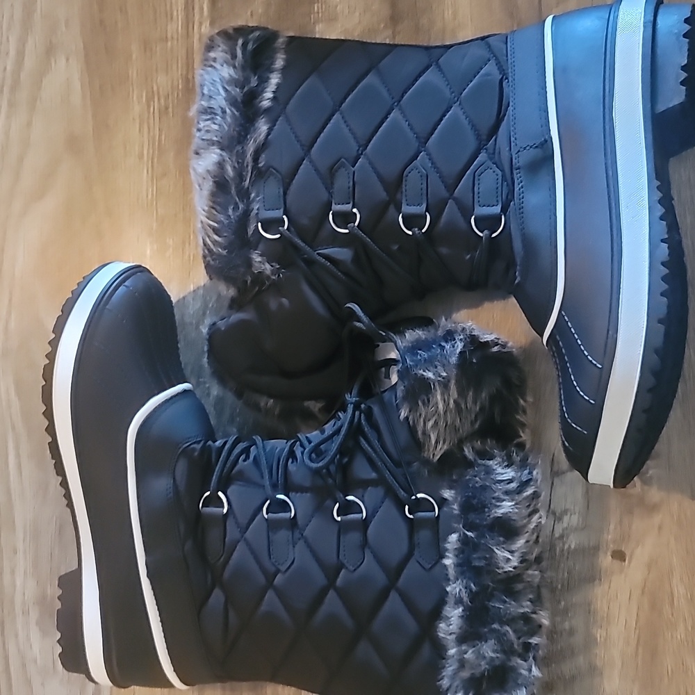 Brand new My Soft 8 faux fur lined boots
